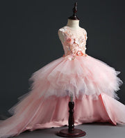 Robe de fille de fleur de fête de mariage en tulle rose à plusieurs niveaux avec papillons floraux perlés 3D