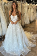 White Lace Tulle Strapless Sweetheart Long Court Bridal Gown