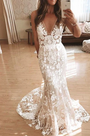 V-Neck Lace Appliques Sleeveless Bohemian Wedding Dress