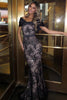 Robe de bal longue noire en satin et dentelle, épaules dénudées, coupe sirène et traîne