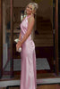 Robe de bal longue rose dos nu à col montant, sans manches et en satin