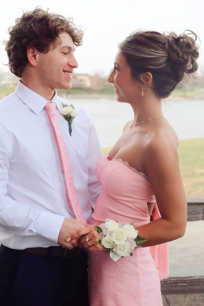 Pink Strapless Sweetheart Lace Sleeveless Short Homecoming Dress