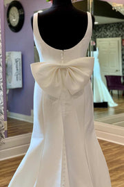 White Square Neck Bow Back Trumpet Long Wedding Gown