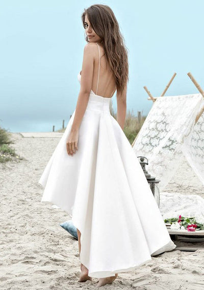 Атласное свадебное платье без рукавов с V-образным вырезом и высоким низким вырезом