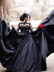 Атласное черное свадебное платье А-силуэта с зубцами и длинным рукавом с иллюзией кружева