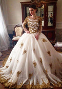 Duchesse-Linie Bateau Court-Hochzeitskleid aus bestickter Spitze und Tüll
