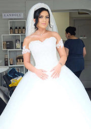 Ball Gown Off Shoulder Sweetheart Court Tulle Wedding Dress 