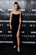 Bella Hadid sans bretelles en velours noir fendu robe de tapis rouge robe de soirée événement Bvlgari 2017