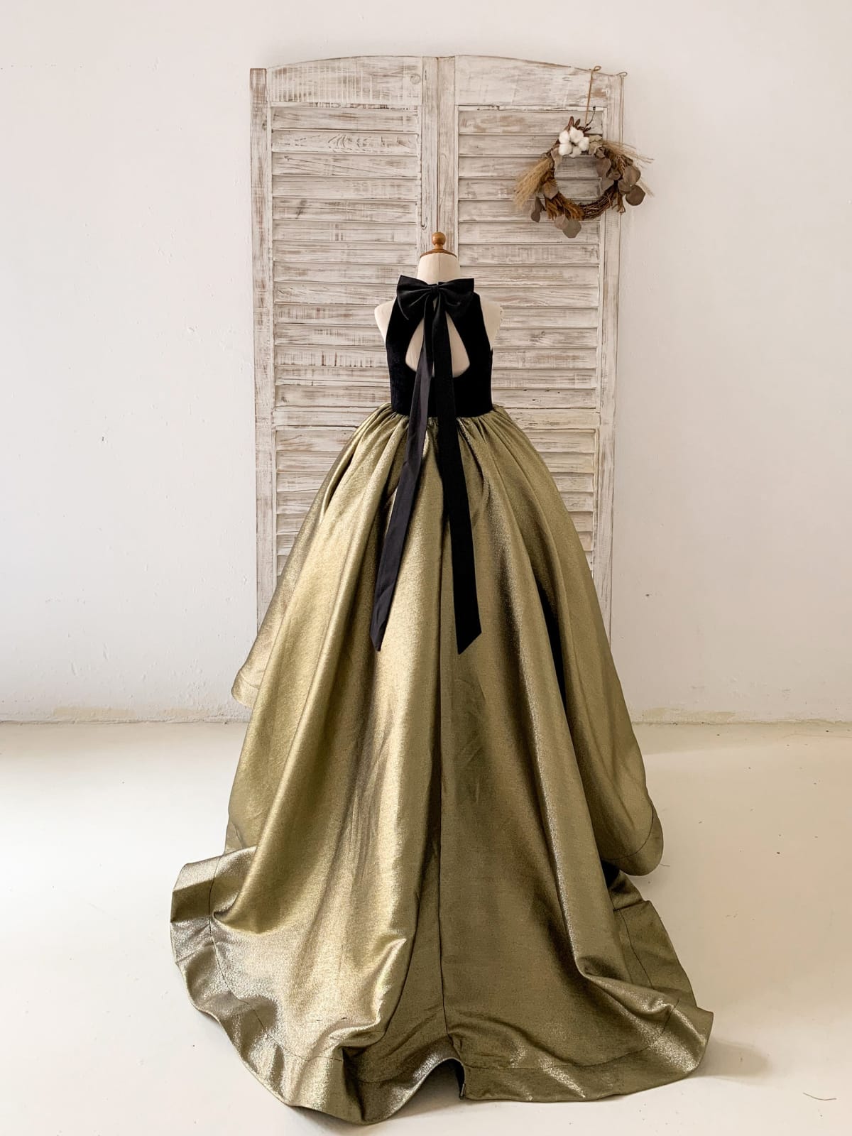 Black Velvet Gold Jacquard Keyhole Back Kids Party Flower Girl Dress 9T Black Velvet Gold Jacquard Keyhole Back Kids Party Flower Girl Dress 9T