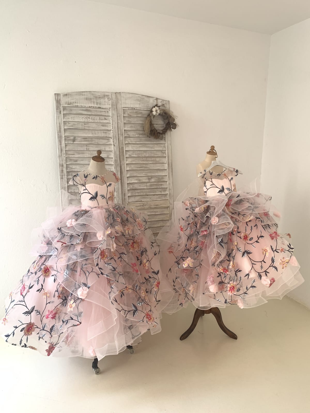 strapless open back dress Embroidery Lace Tulle Cap Sleeves Keyhole Back Wedding Flower Girl Dre