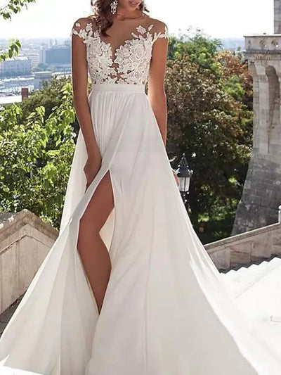 Пляжное свадебное платье трапециевидной формы с короткими рукавами и кружевом Бато из атласа с разрезом