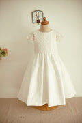 Vestido de niña de las flores de boda con mangas casquillo de algodón de encaje marfil, lazo
