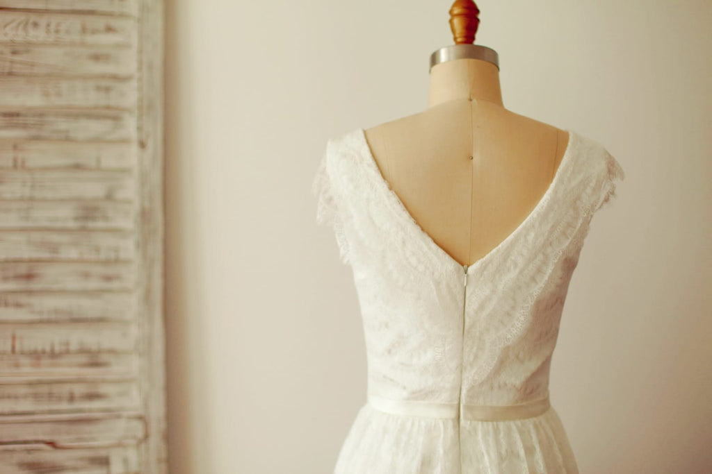 Ivory Lace V Neck Cap Sleeves Short Knee Length Wedding Dress 20W Ivory Lace V Neck Cap Sleeves Short Knee Length Wedding Dress 20W