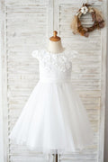 Vestido de flor de noiva com mangas de tule de renda marfim