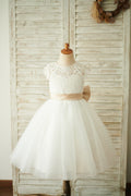 Vestido de niña de flores de boda con mangas casquillo de tul de encaje marfil, lazo