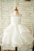 Vestido de niña de las flores de boda con espalda en V de organza marfil
