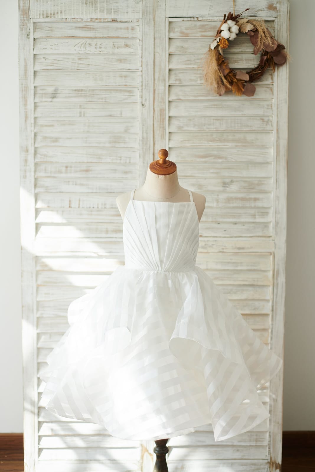 striped organza wedding dress Hayley Paige wedding dress Style 6400 Ivory Stripe Size 6 NWT Runway