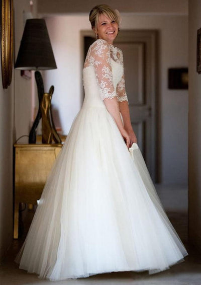 Ivory Tulle Wedding Dress Ball Gown Half Sleeve Lace Buttons