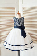Vestido de noiva florido azul marinho com renda e tule marfim