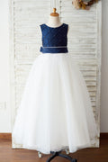 Vestido de festa de casamento azul marinho tafetá marfim tule, pérolas
