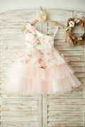 Vestido de niña de las flores de la boda de la magdalena de tul rosa de organza floral de un hombro