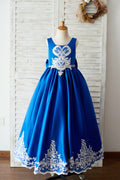 Vestido de niña de las flores de fiesta de boda con escote cuadrado de satén azul real, ribete de encaje