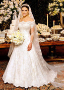 Прозрачное кружевное свадебное платье с зубчатыми открытыми плечами и длинными рукавами