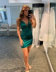 Sexy V Neck Green Satin Spaghetti Straps Backless Short 