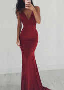 Sheath/Column Backless V-Neck Elastic Satin Sleeveless Sweep Train Formal Evening Gown