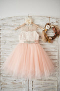 Vestido de niña de flores de boda de encaje marfil de tul rosa melocotón con cuello transparente, fajín