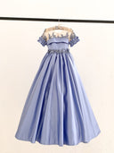 Vestido de noiva manga curta transparente decote em cetim azul claro, renda com miçangas