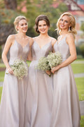 Атласное платье подружки невесты крест-накрест длиной до пола с V-образным вырезом и бретельками-спагетти