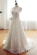 Vintage inspiriertes Spitzen-Hochzeitskleid mit V-Ausschnitt, Kapellenschleppe