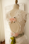 Vestido de novia vintage con mangas casquillo de chifón y encaje en la espalda